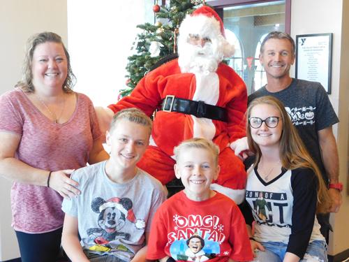 Free Pictures with Santa at Simi YMCA – Saturday, December 14